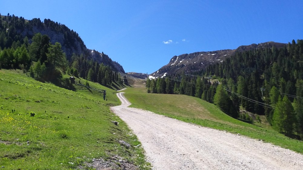 Weg von Talstation zu Caserina Hütte